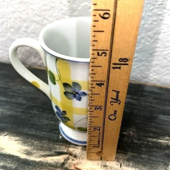 Andrea By Sadek Floral Yellow Checkered Ceramic Mugs Set Of 2 - Picture 5 of 6